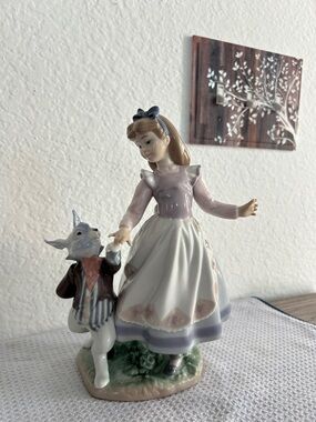 Lladro Porcelain Alice in Wonderland with Rabbit figurine - Rare item!